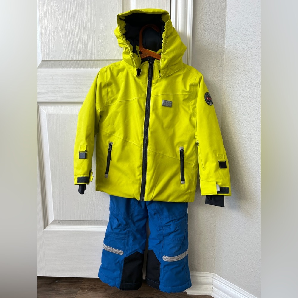 LEGO wear ski jacket and pants set in size 4T